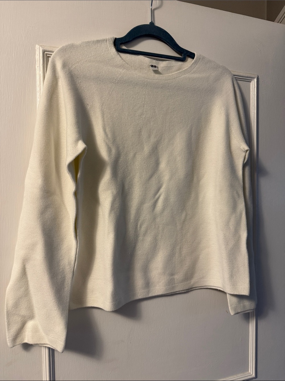 Uniqlo Cream Long Sleeve Crewneck Sweatshirt